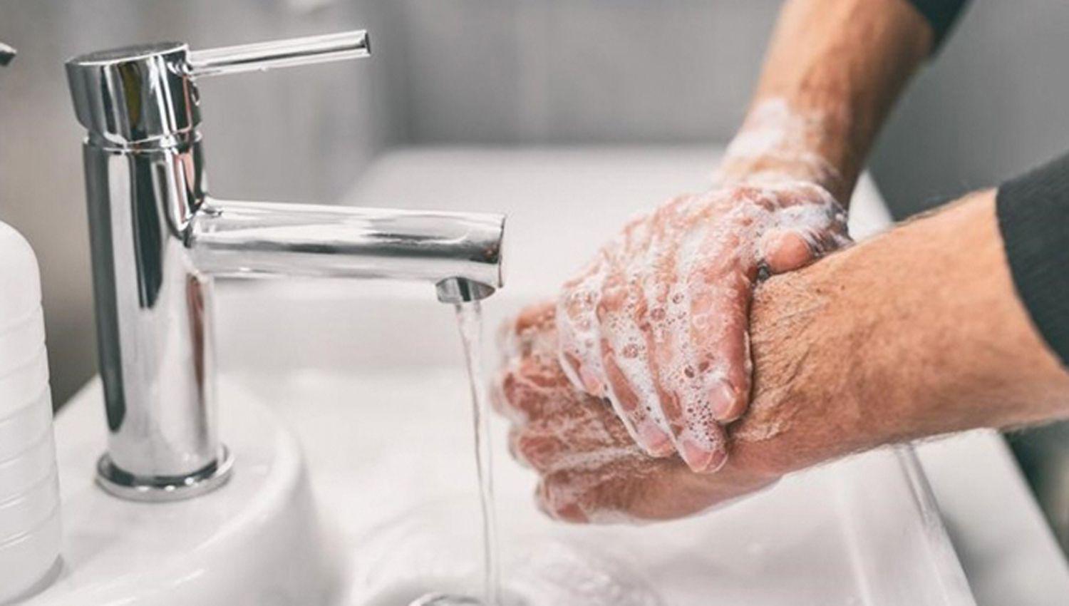 Es fundamental lavarse las manos con abundante agua y jabón en forma periódica
