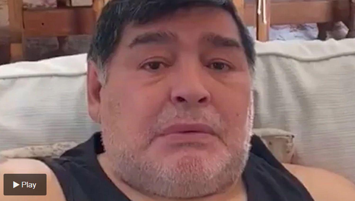 El video solidario de Maradona- se emocionoacute al recordar su nintildeez en Villa Fiorito