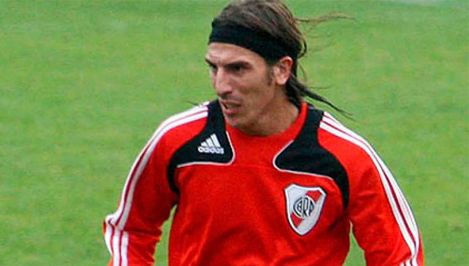 Carlos Arano- ldquoLos que jugamos en la B con River envejecimos 5 antildeosrdquo