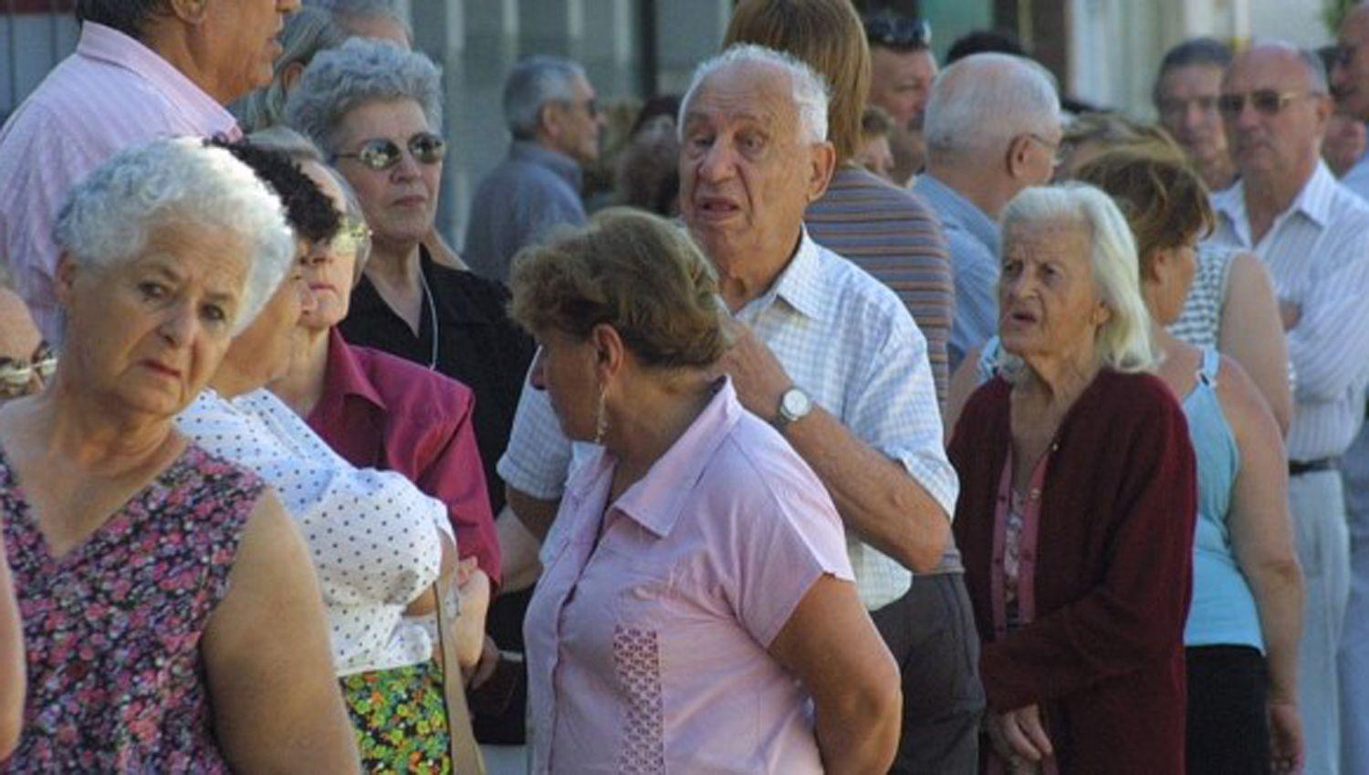 El Gobierno anunciaraacute un aumento en las jubilaciones que seriacutea del 6-en-porciento-