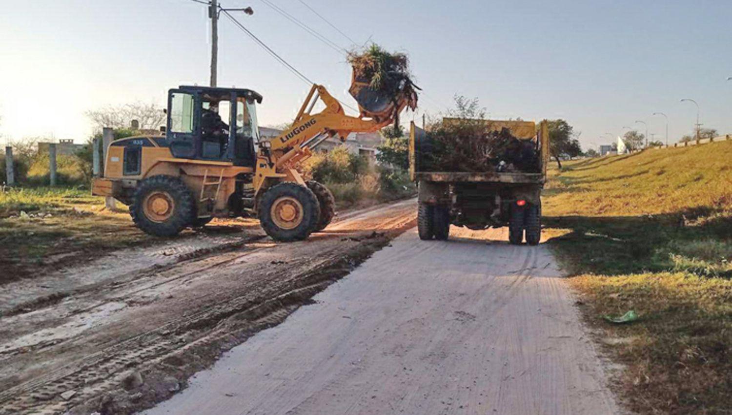 Realizan trabajos de nivelacioacuten y perfilado de calles del barrio Norte