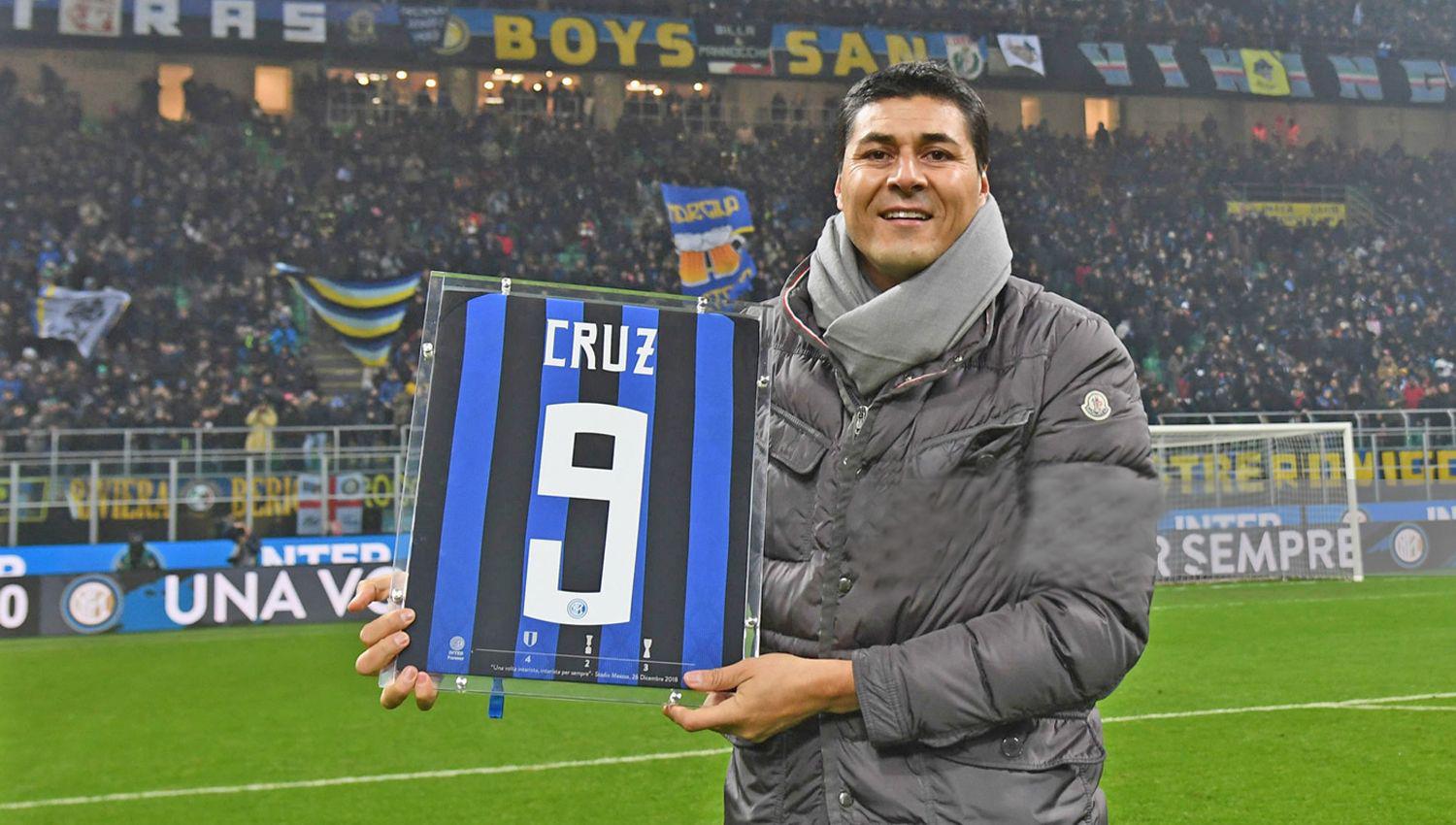 JARDINERO Julio Ricardo Cruz se transformó en un goleador temible para muchos y uno de los clubes que lo disfrutó m�s tiempo fue el Inter de Italia
