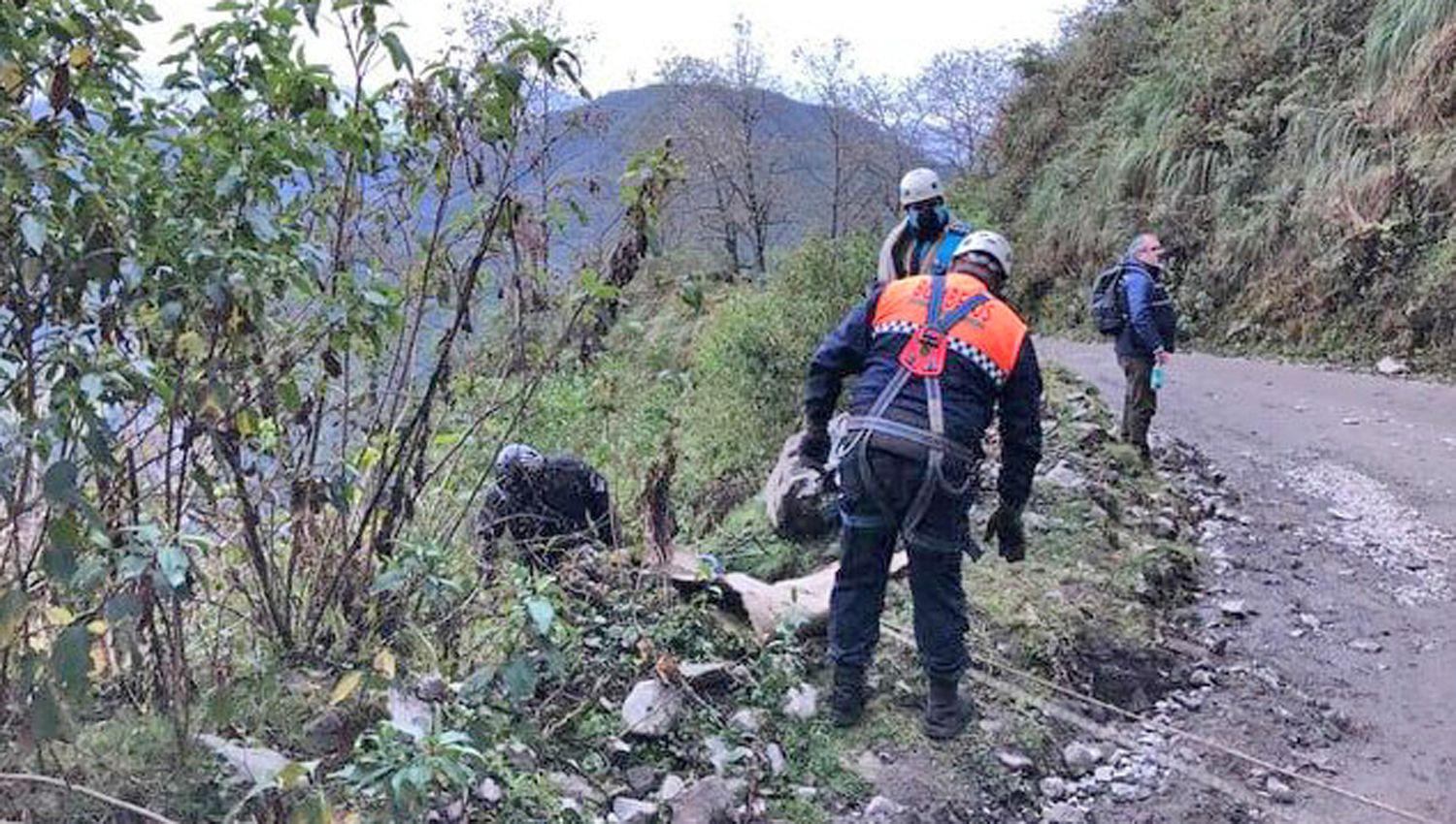 INVESTIGACIÓN Policias trabajan en donde hallaron el cuerpo sin vida de Luis Espinoza
