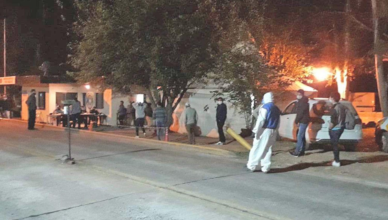 DESPLIEGUE La Policía realizaba un control de rutina al descubrir las anomalías y luego concretó un allanamiento
