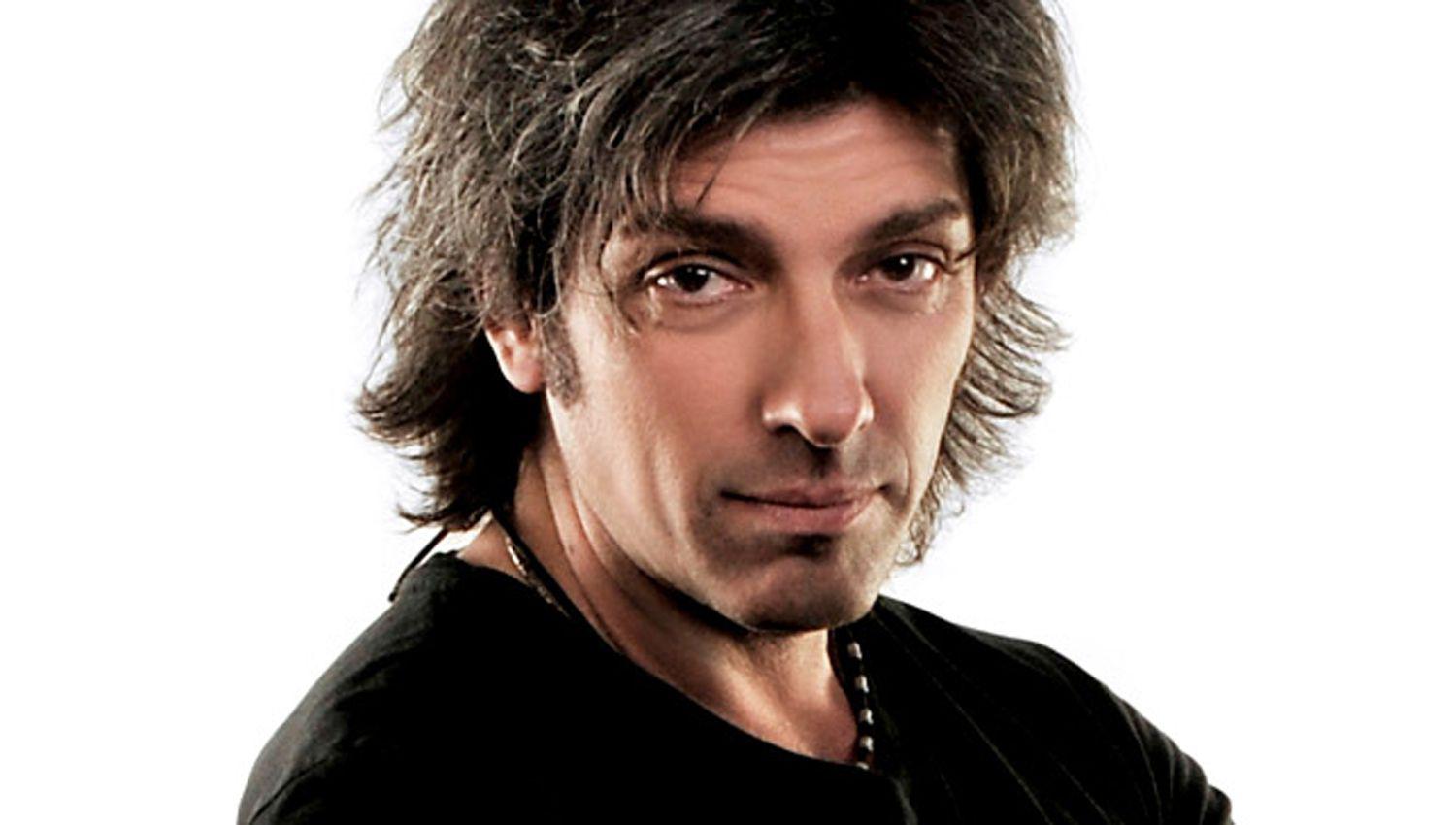 Tras un largo tiempo peleaacutendole a una dura enfermedad fallecioacute el actor Gustavo Guilleacuten