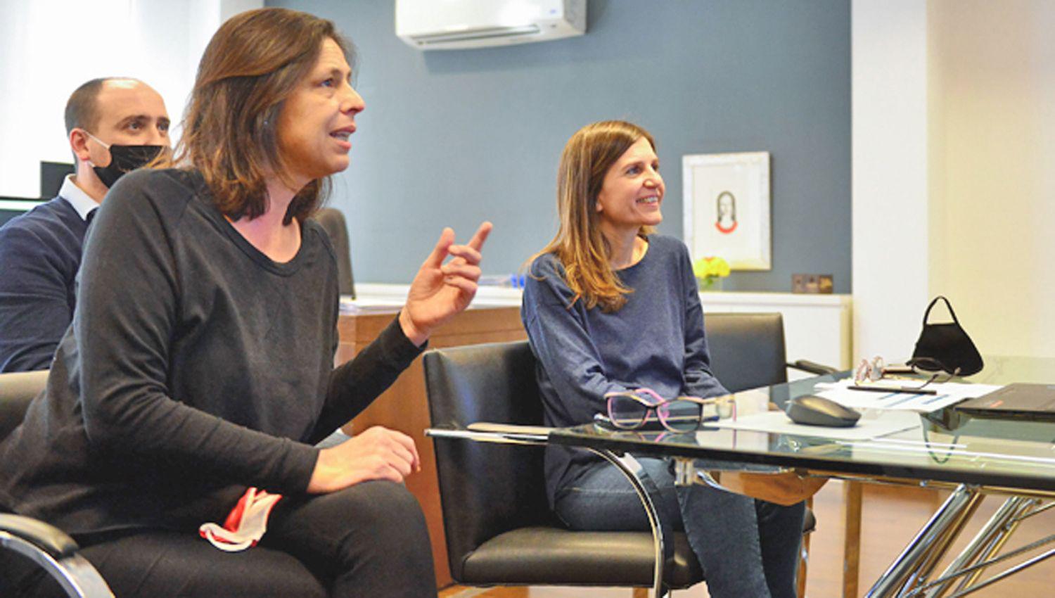 DIRECTORA La titular de Anses Raverta junto a Marina Moretti
