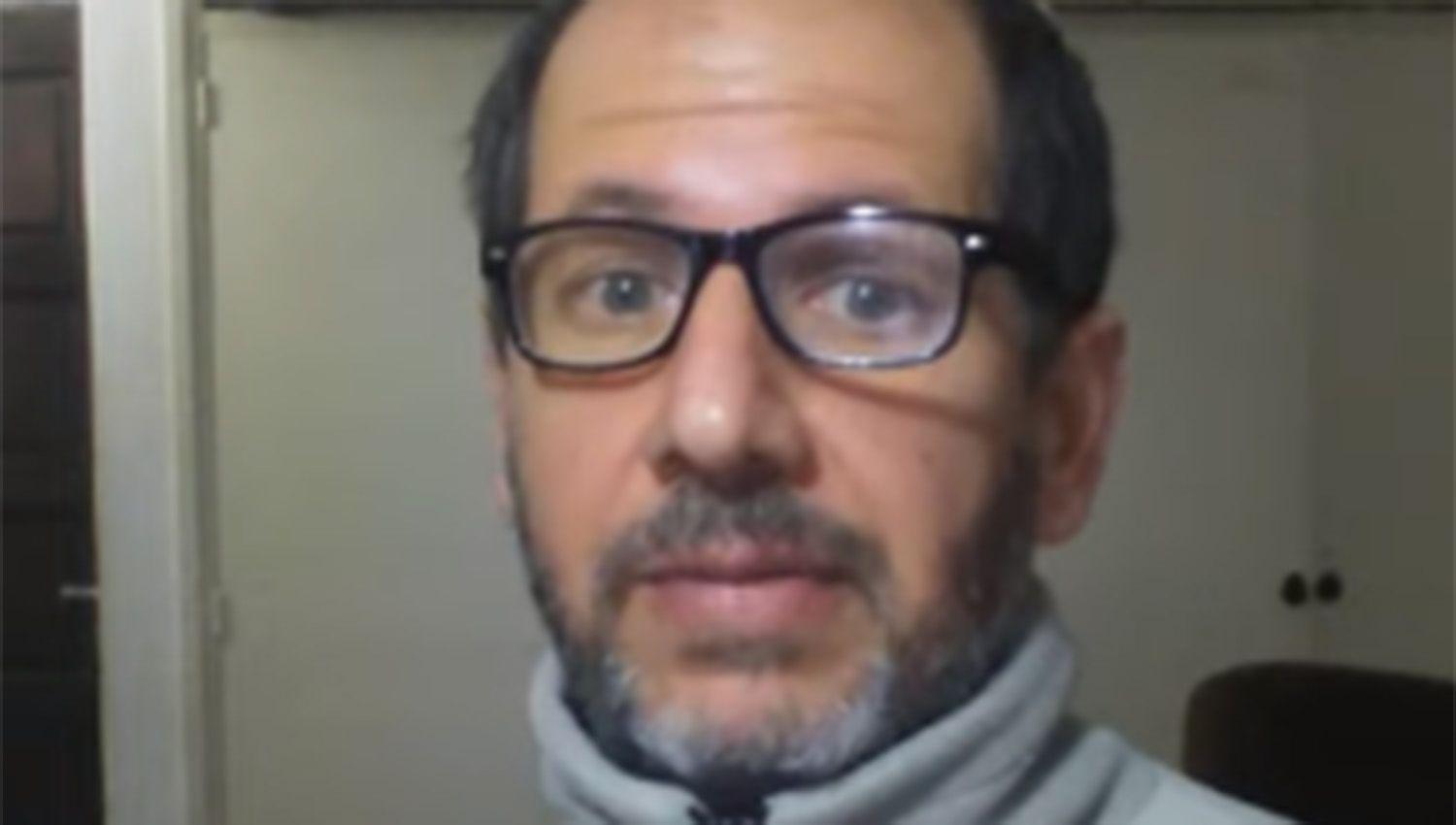 Hernaacuten Kriscautzky- ldquoEn el judaiacutesmo debemos ver el mundo como que estaacute 50-en-porciento- bien y 50-en-porciento- malrdquo