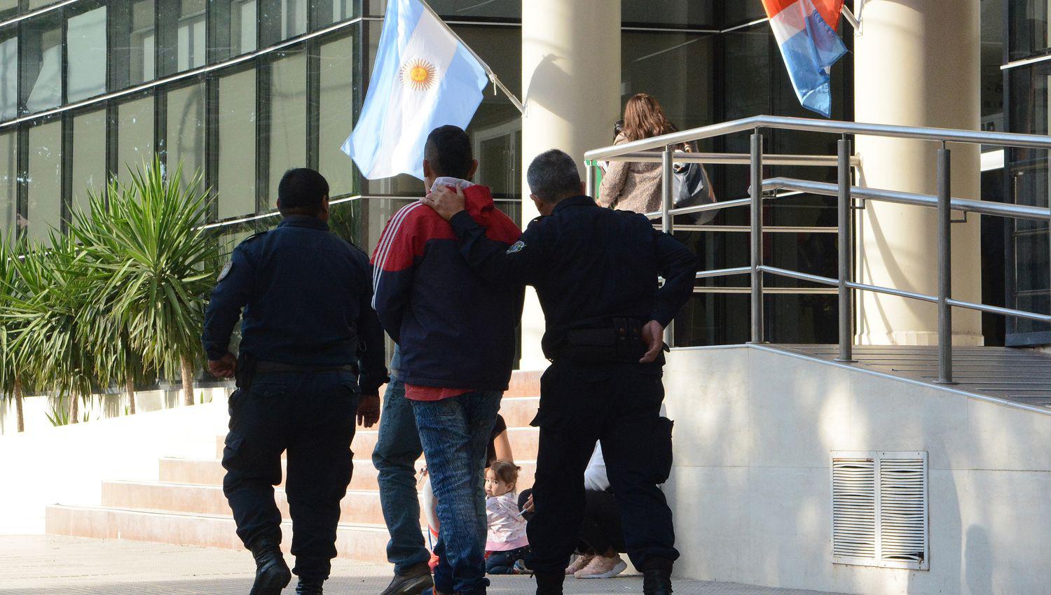 La Fiscalía acompaña a la menor con profesionales en
psicología tras la odisea vivida