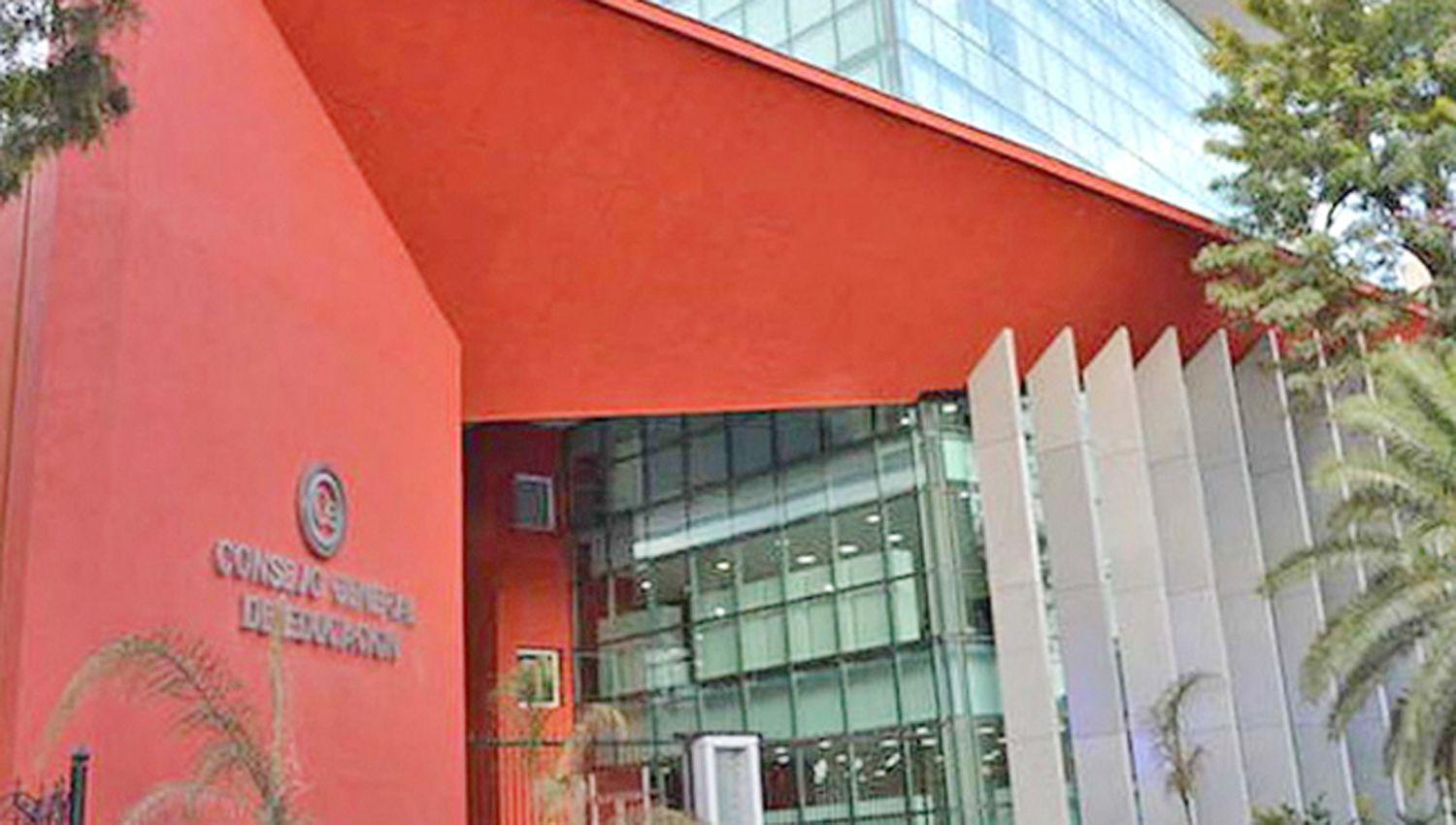 Se deber� ingresar al portal wwwcgesantiagogobar