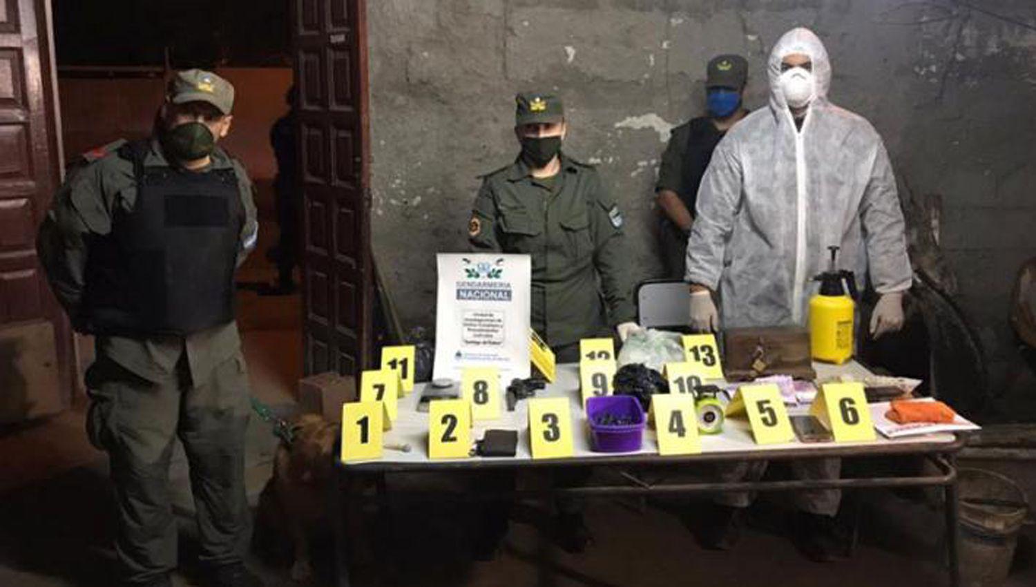 Detienen a cinco integrantes de una familia que vendiacutea drogas en el barrio La Catoacutelica