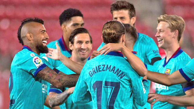Messi cerroacute la goleada del Barcelona  que sigue sontildeando con otro campeonato