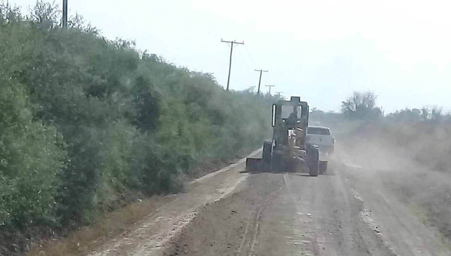 Comuna y Vialidad trabajan en el acondicionamiento de caminos en Cantildeada Escobar