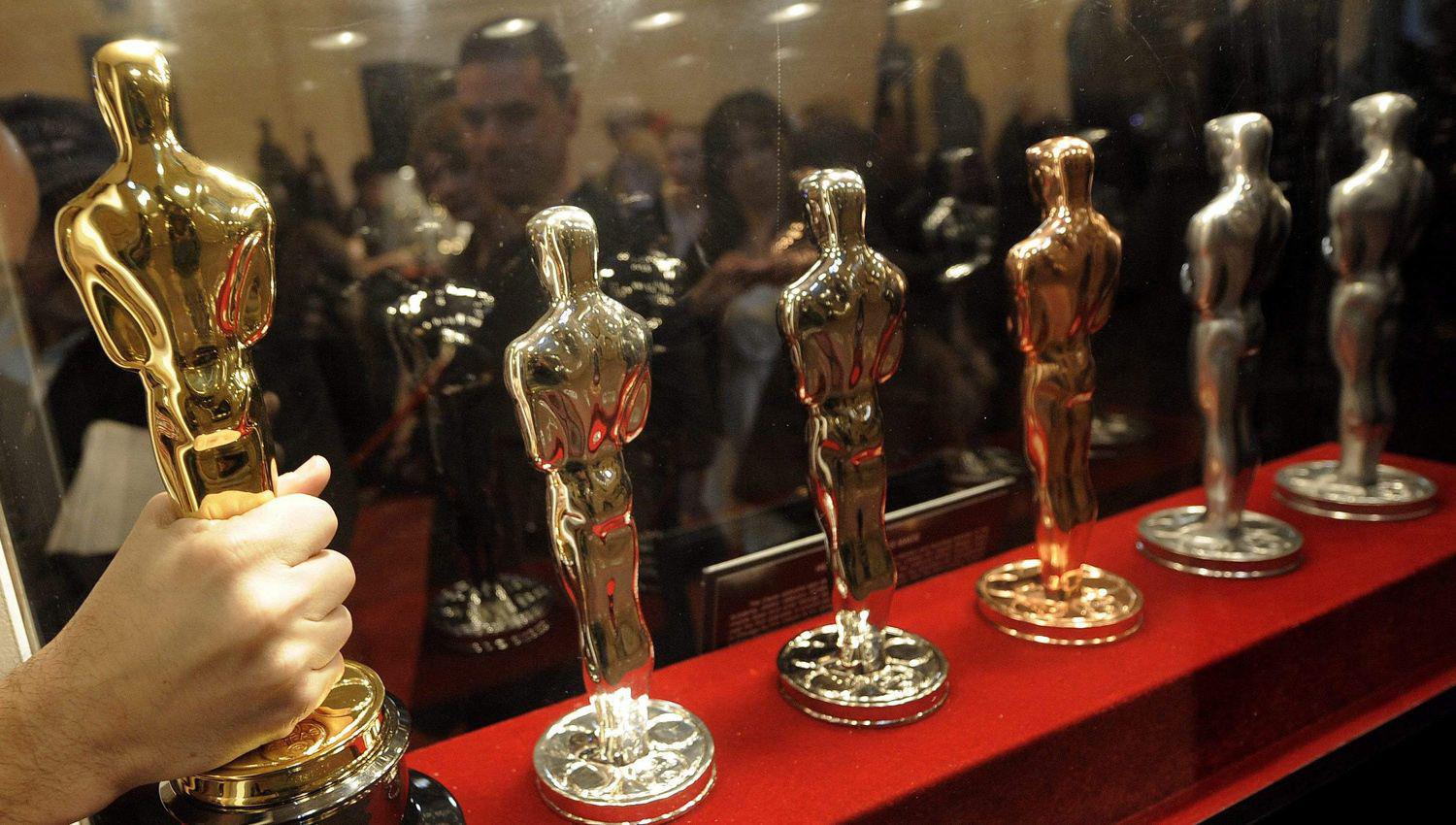 El Covid-19 obligoacute a posponer para  el 25 de abril la entrega de los Oscar