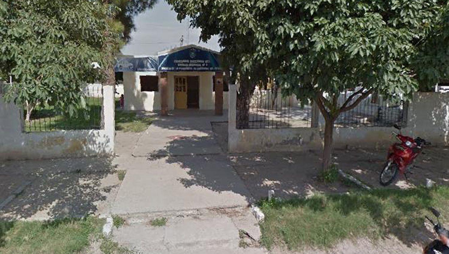 Ladrones se llevaron 11000 del interior de una camioneta