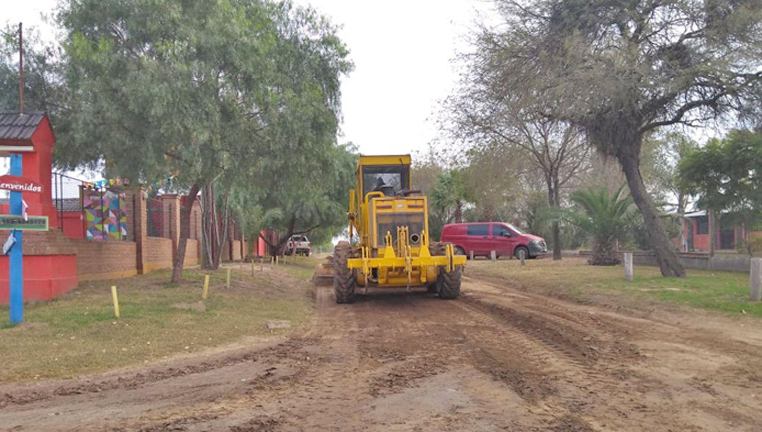 Personal de la Secretariacutea de Obras Puacuteblicas ejecuta el plan de mejoramiento de calles en distintos barrios