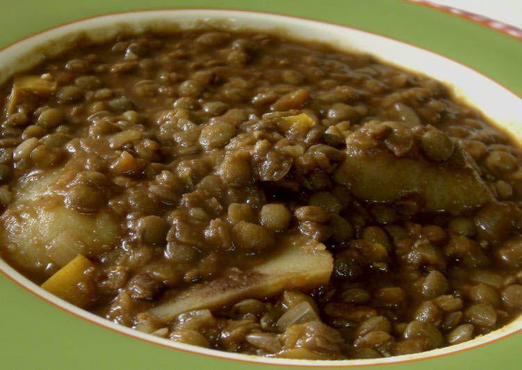 Guiso de lentejas al chocolate uno de los platos salados con cacao y antifriacuteo- iquestte animaacutes