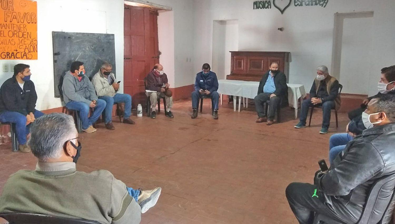 El objetivo es adelantarse a posibles efectos negativos que generan las plagas de langostas