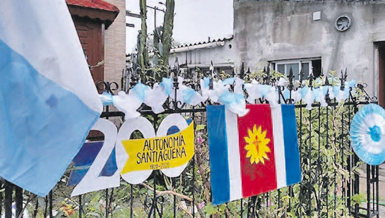 A través del adorno de los frentes de las casas y en el
marco de la pandemia Colonia Dora recordar al creador de la Bandera