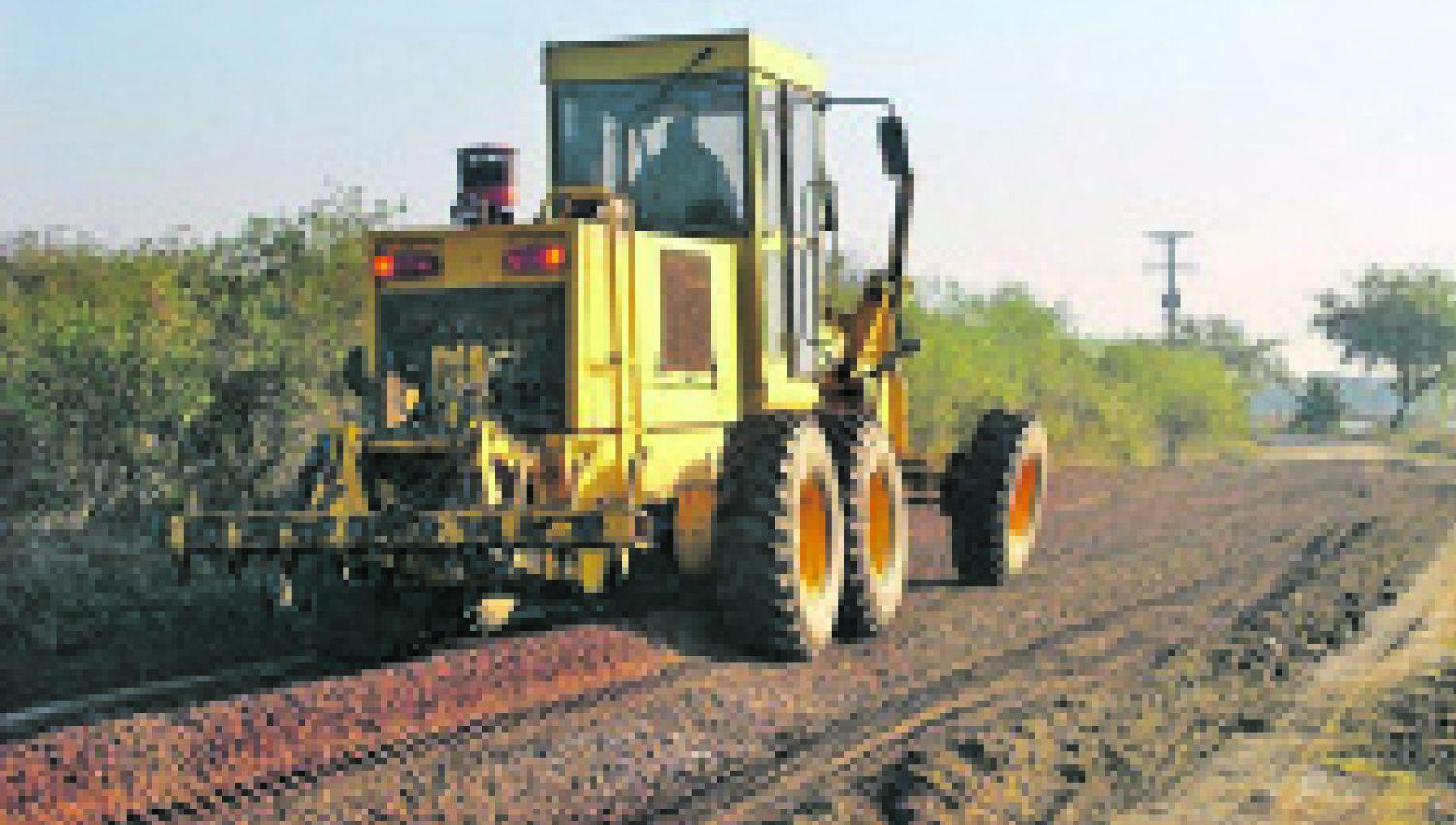 La Zona Vial 13 de la DPV trabaja  para mejorar los caminos de Pinto