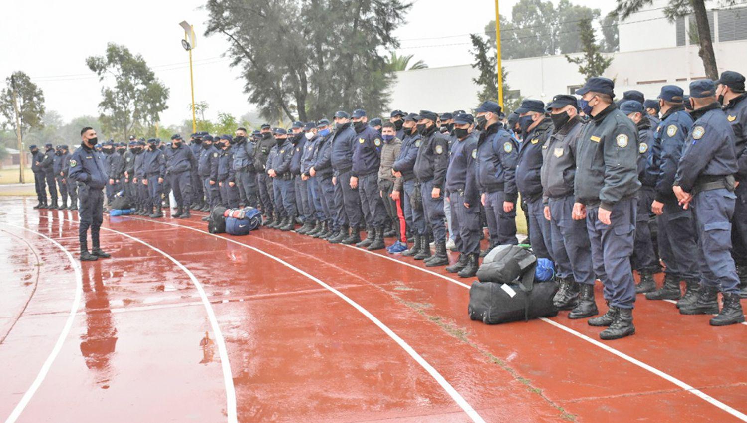 Desplazan 1535 efectivos policiales para controlar liacutemite provincial
