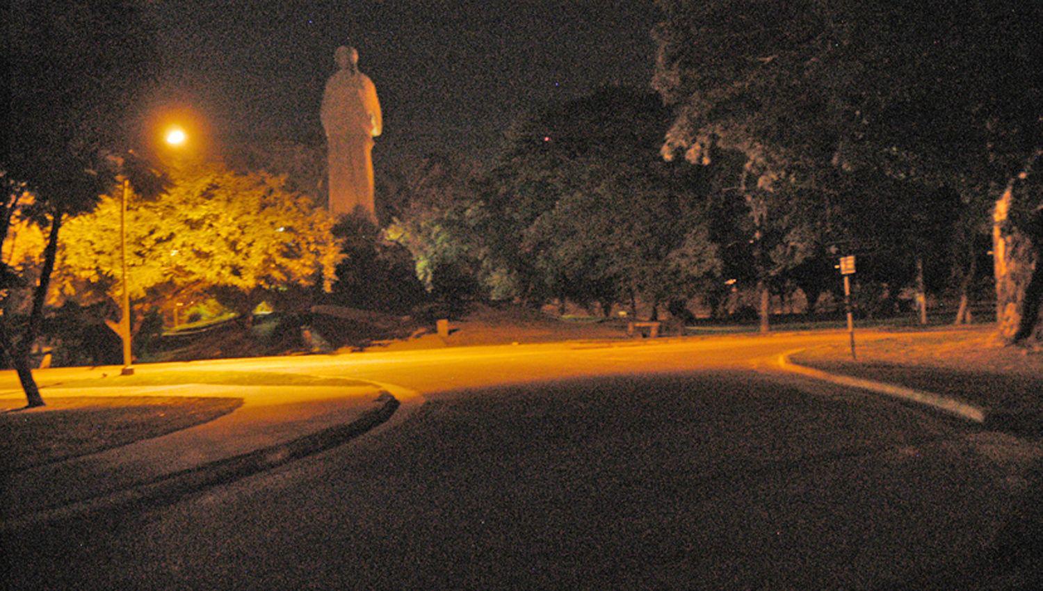 A�n con los vidrios empañados los policías establecieron
que el auto tenía m�s de dos ocupantes