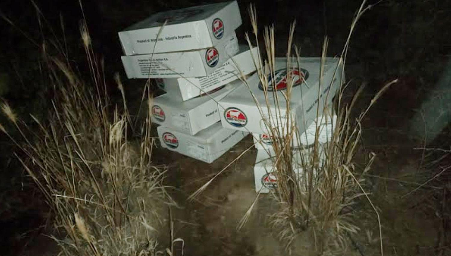 Recuperan 11 cajas con carne que delincuentes intentaron sustraer de un frigoriacutefico