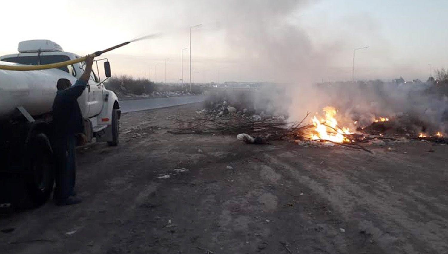 La Municipalidad intervino nuevamente para apagar focos iacutegneos