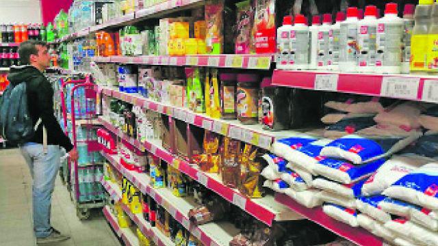 La venta de productos de la canasta baacutesica en supermercados crecioacute 58-en-porciento-