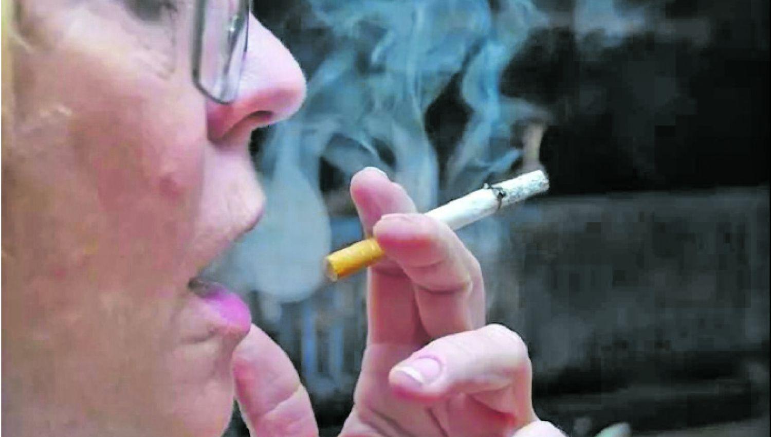 Fumar aumenta los riesgos de contraer coronavirus