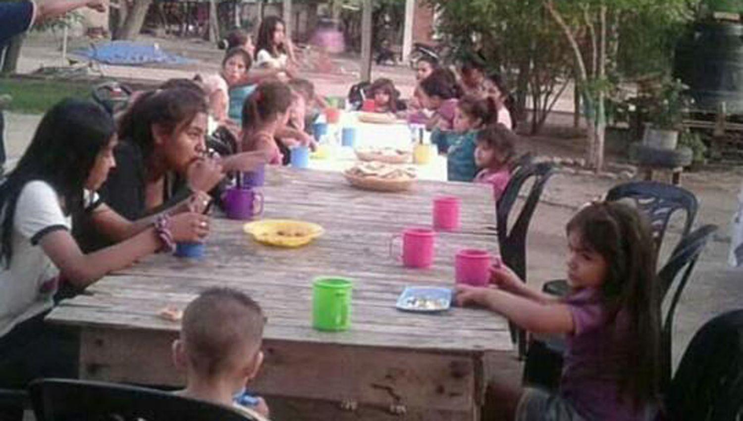 El gobernador Gerardo Zamora dispuso a principios del
aislamiento el envío de mil módulos alimentarios