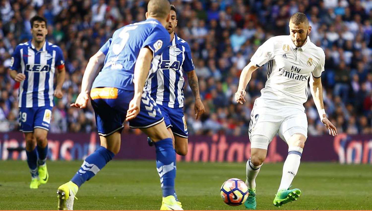 El liacuteder Real Madrid visita al Alaveacutes en el cierre de la fecha en Espantildea