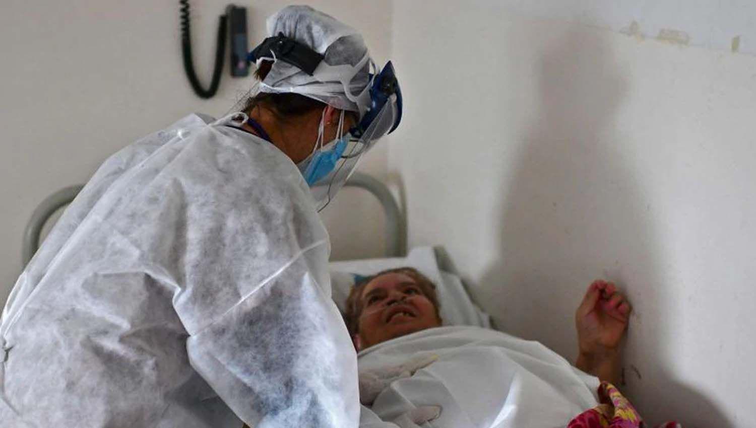 Informan 29 nuevos fallecimientos y suman 1749 los muertos por coronavirus en la Argentina