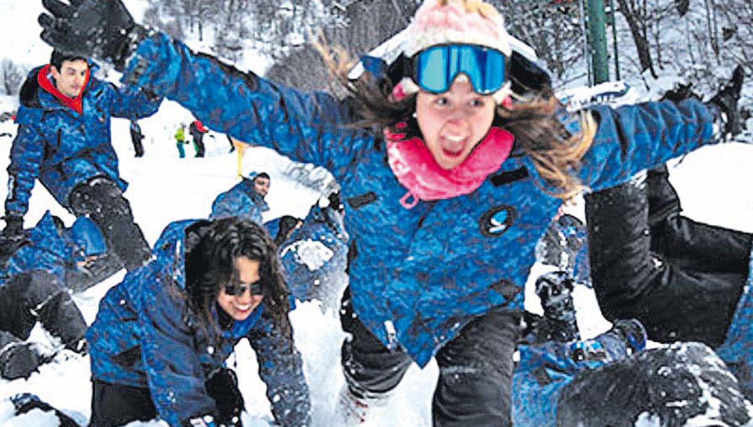 Los viajes de egresados esperan por el reinicio de clases para poder reactivarse