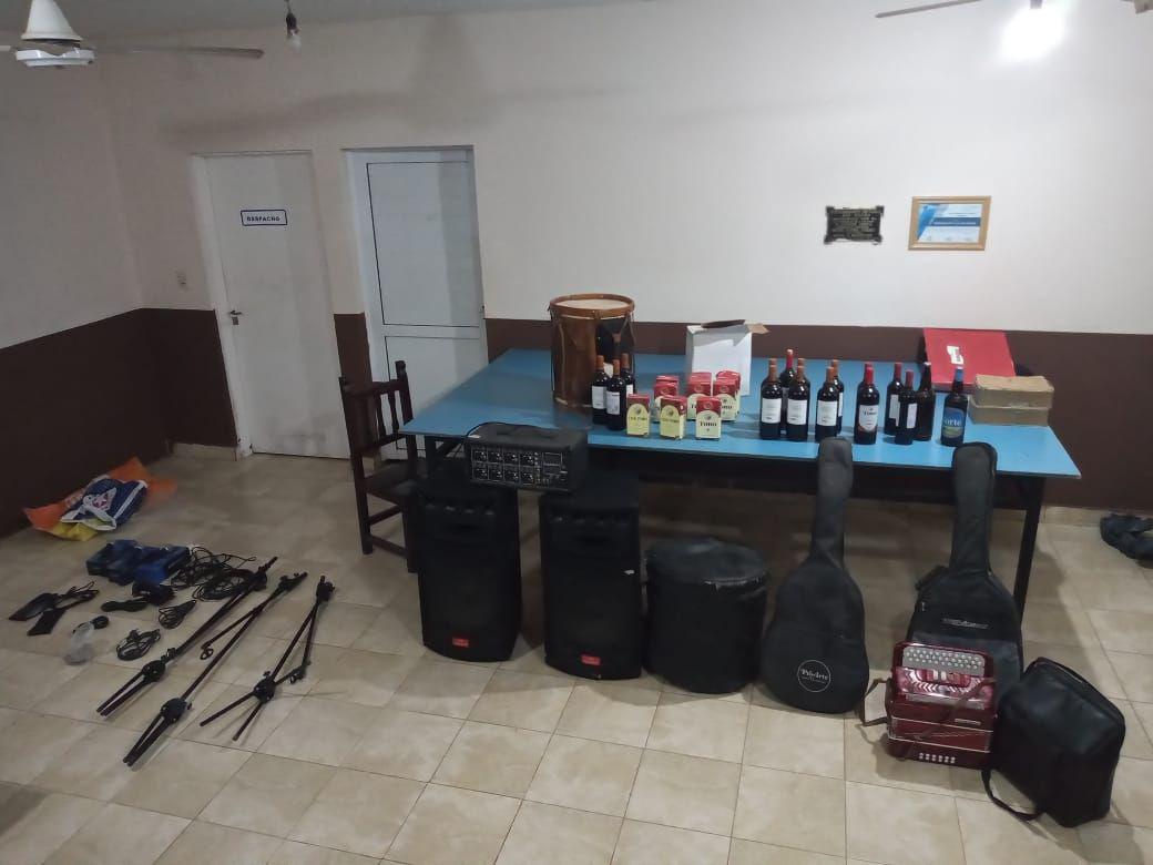 Villa Riacuteo Hondo- siete detenidos y casi 50 proacutefugos tras una fiesta clandestina