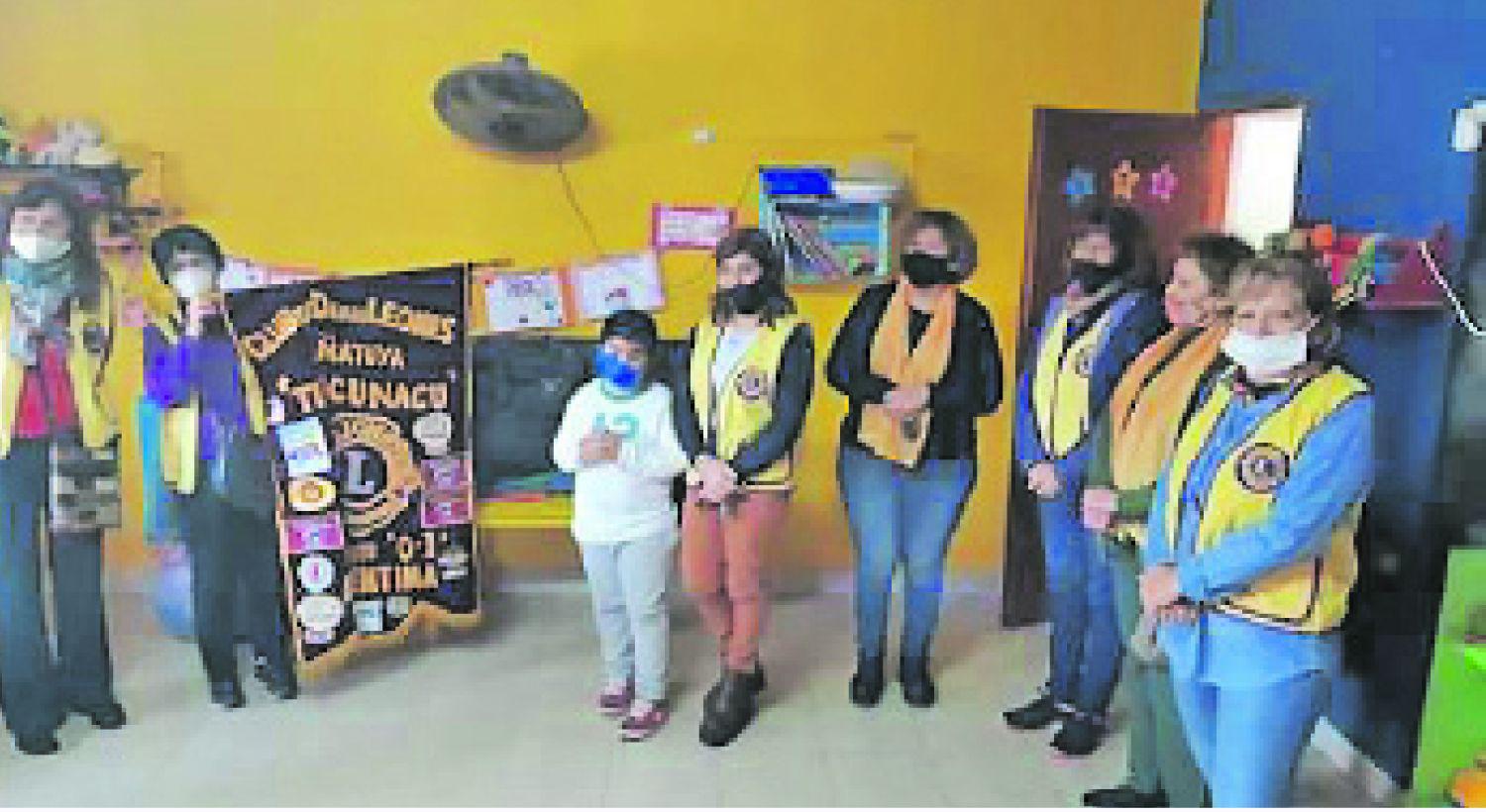 El Club Damas Leones entregoacute donaciones a Haciendo Camino