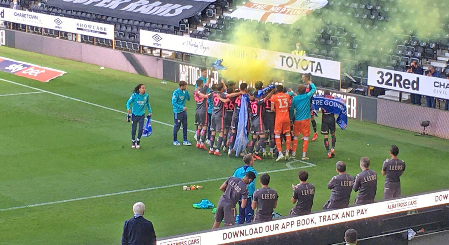 El Leeds United de Marcelo Bielsa celebroacute con una victoria