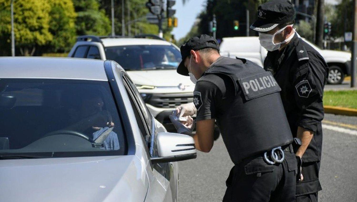 Restringen ingreso a Santa Fe y suspenden reuniones