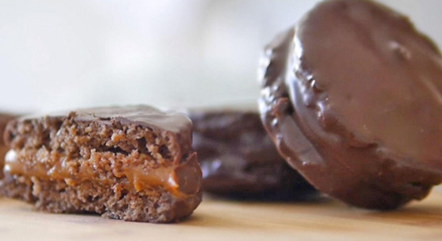 La Anmat prohibioacute una marca de alfajores por varias irregularidades