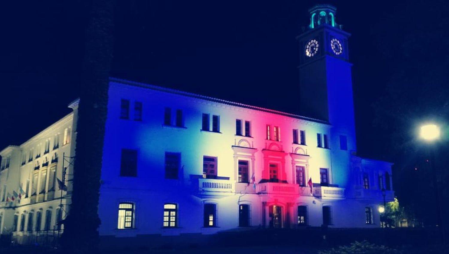 Casa de Gobierno iluminada en adhesioacuten al aniversario de la ldquoMadre de Ciudadesrdquo
