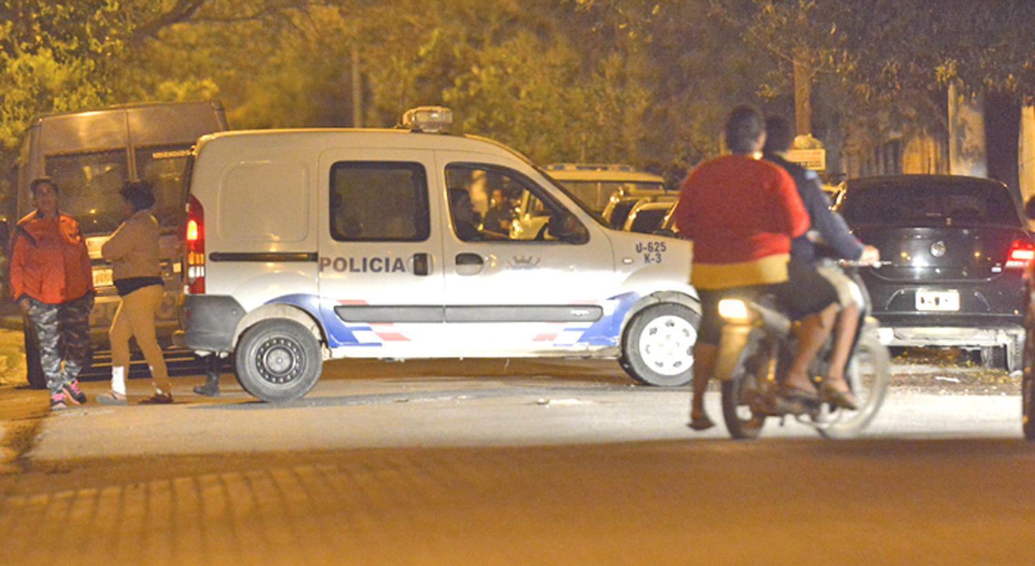 Ordenan detener al irracional joven que le propinoacute una golpiza a su concubina  y cuando eacutesta se refugioacute en el bantildeo eacutel orinoacute encima de su hijo menor de 1 antildeo