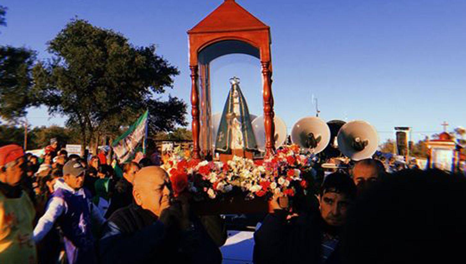 VIDEO Dontildea Jovita quiso acompantildear a los devotos de la Virgen de Huachana