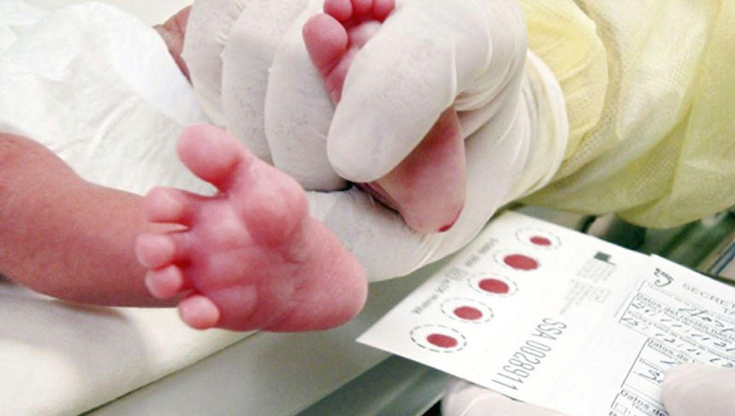 Destacan la importancia del examen de pesquisa neonatal en maternidad