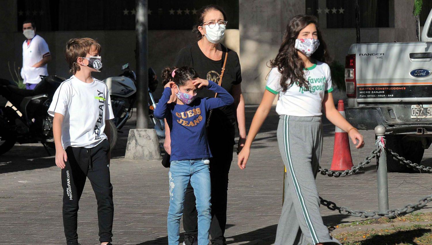 Santiago tuvo un domingo sin casos de coronavirus y siguen de cerca a 58 personas