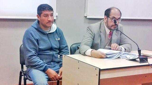 Lo condenan a 7 antildeos de caacutercel por fracturar a golpes y abandonar a su hija de 4 meses