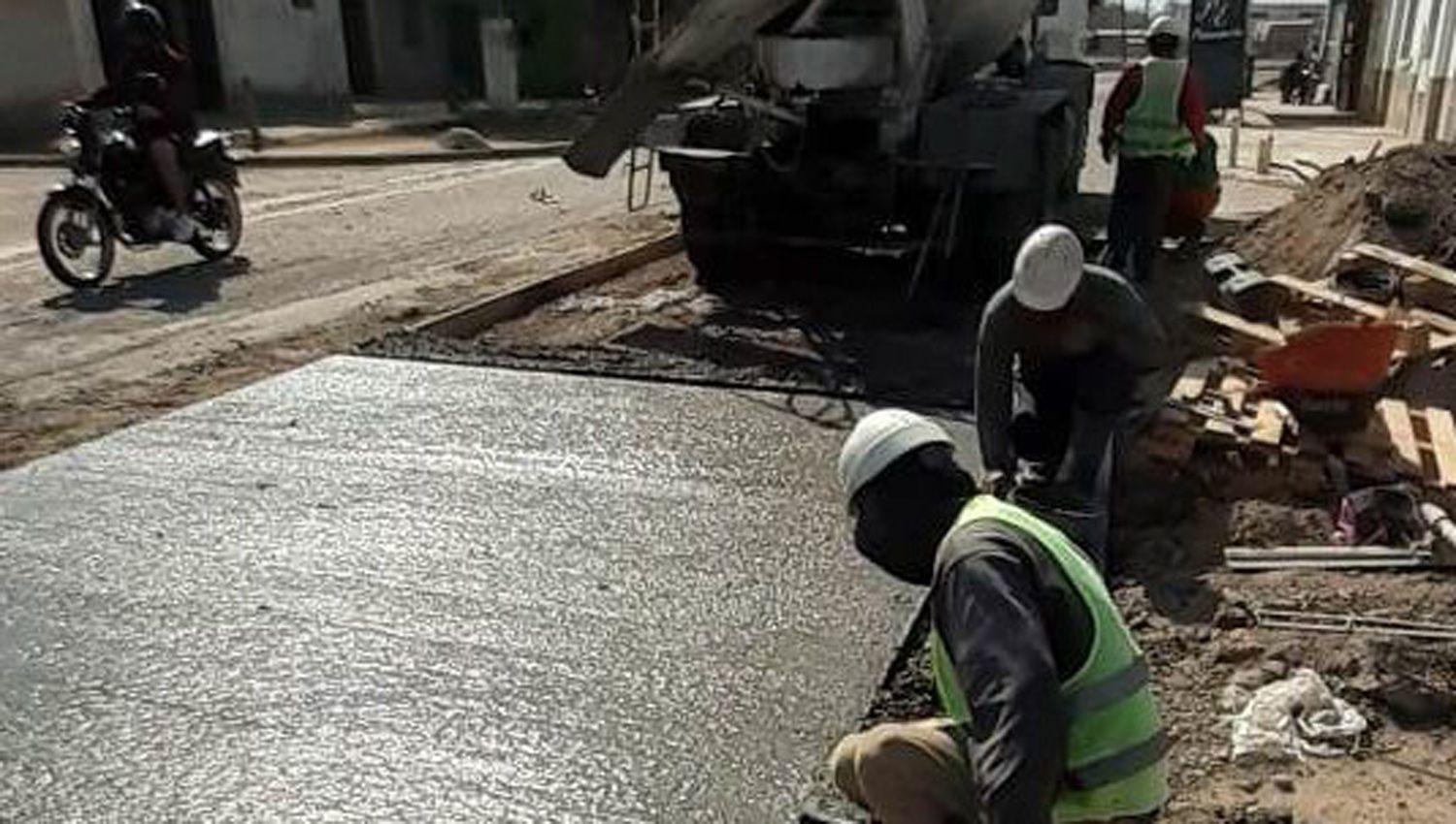 Refuerzan el programa de arreglo de calles en diversos sectores de La Banda