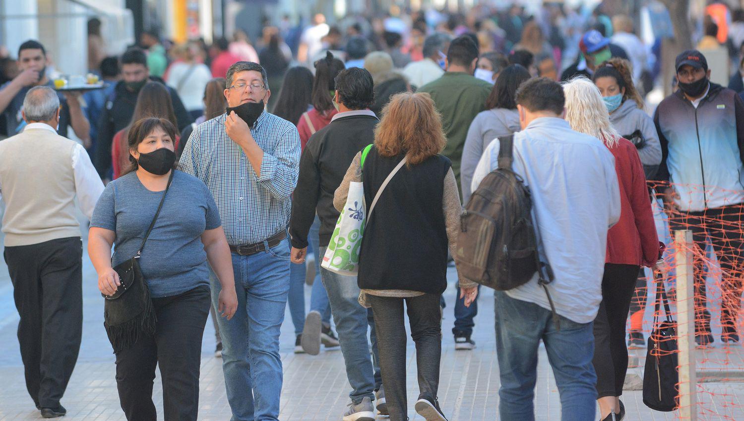 Piden seguir respetando las medidas de aislamiento mantener
la distancia física y lavarnos frecuentemente las manos con agua y jabón