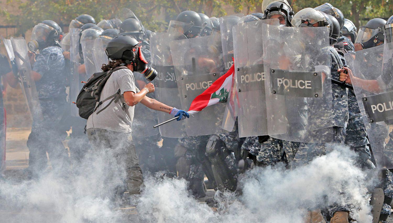 Manifestantes y militares toman la Cancilleriacutea del Liacutebano y la proclaman sede de la revolucioacuten