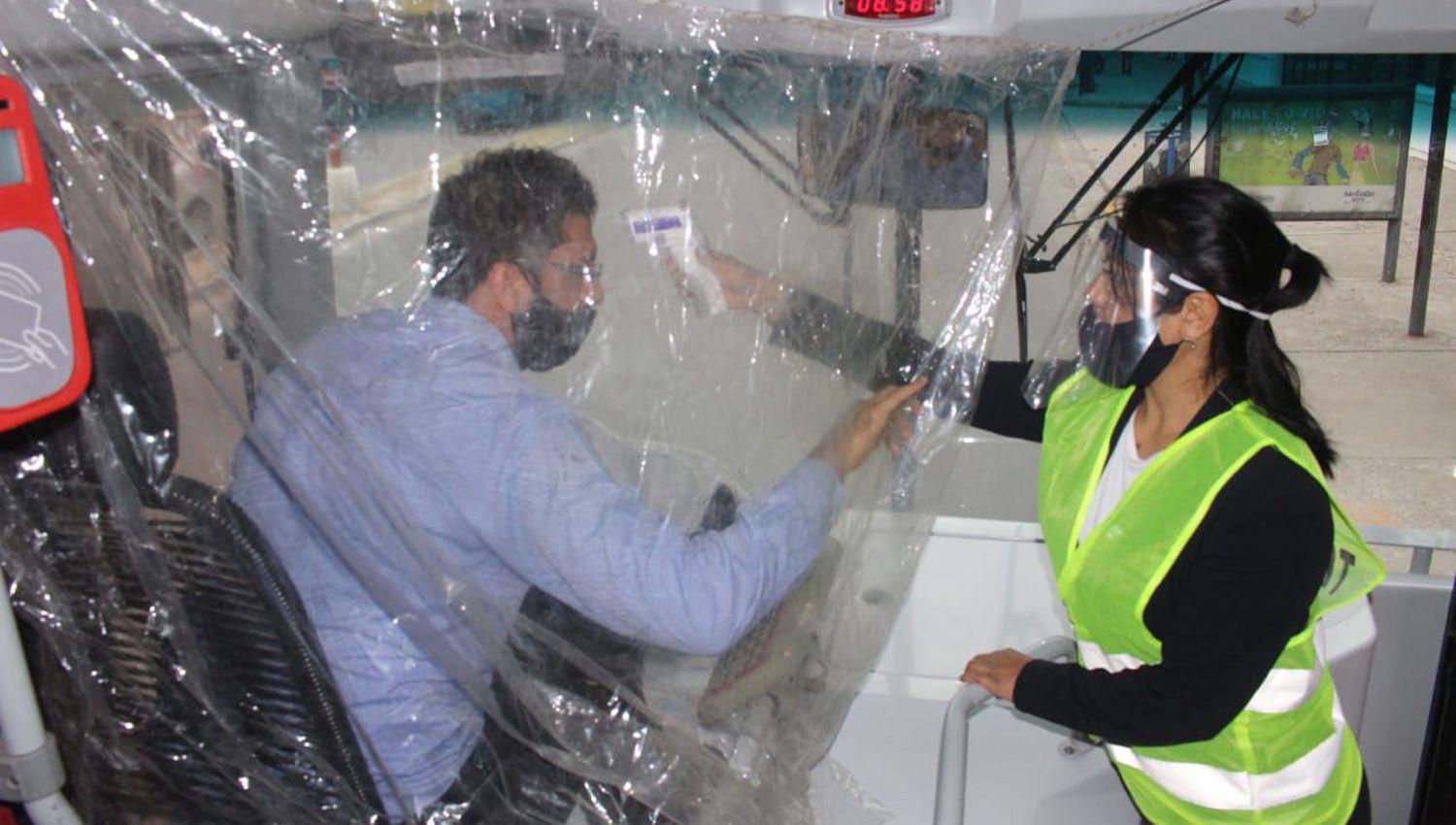 Buscan evitar la circulación de personas con fiebre uno de los principales síntomas del virus