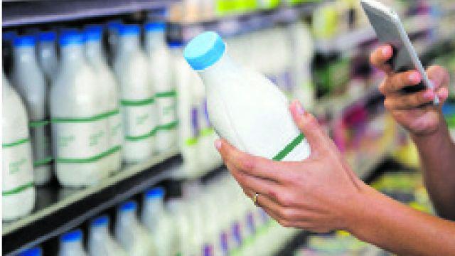 La produccioacuten de leche la maacutes baja en una deacutecada
