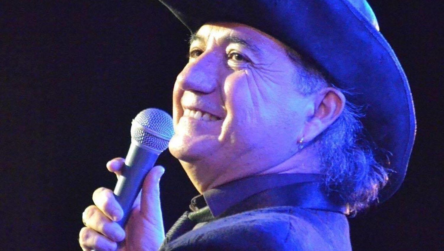 Murioacute Carlitos Maacuterquez el cantante de Los Forasteros